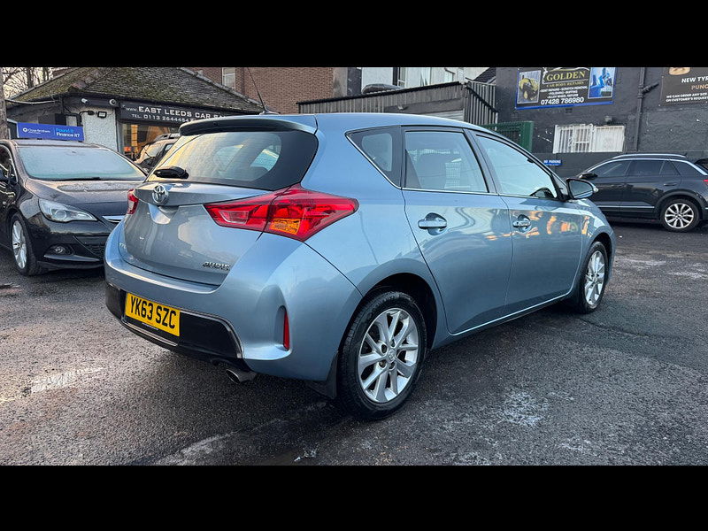 Toyota Auris 1.6 V-Matic Icon Euro 5 5dr 5dr Manual 2025