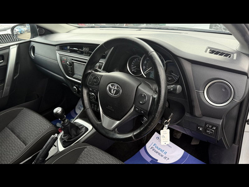Toyota Auris 1.6 V-Matic Icon Plus Hatchback 5dr Petrol Manual Euro 5 (132 ps) 5dr Manual 2026