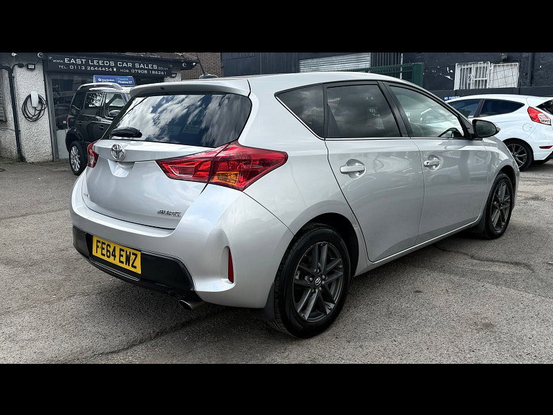Toyota Auris 1.6 V-Matic Icon Plus Hatchback 5dr Petrol Manual Euro 5 (132 ps) 5dr Manual 2026