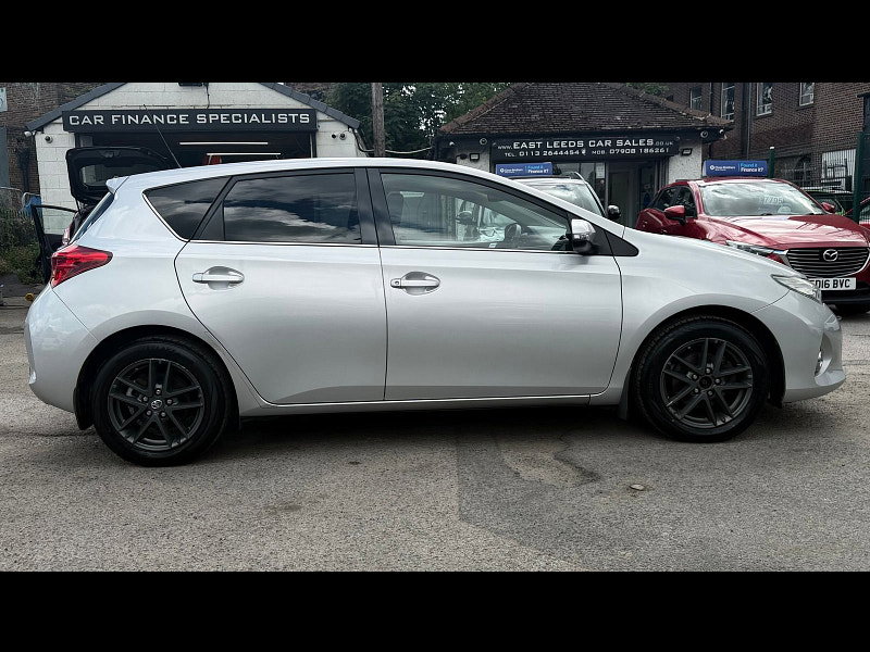 Toyota Auris 1.6 V-Matic Icon Plus Hatchback 5dr Petrol Manual Euro 5 (132 ps) 5dr Manual 2026