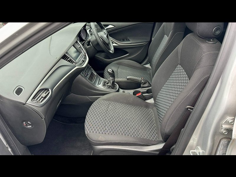 Vauxhall Astra 1.0i Turbo ecoTEC Design Sports Tourer Euro 6 (s/s) 5dr 5dr Manual 2024