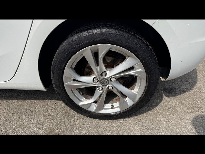 Vauxhall Astra 1.4i SRi Euro 6 5dr 5dr Manual 2025