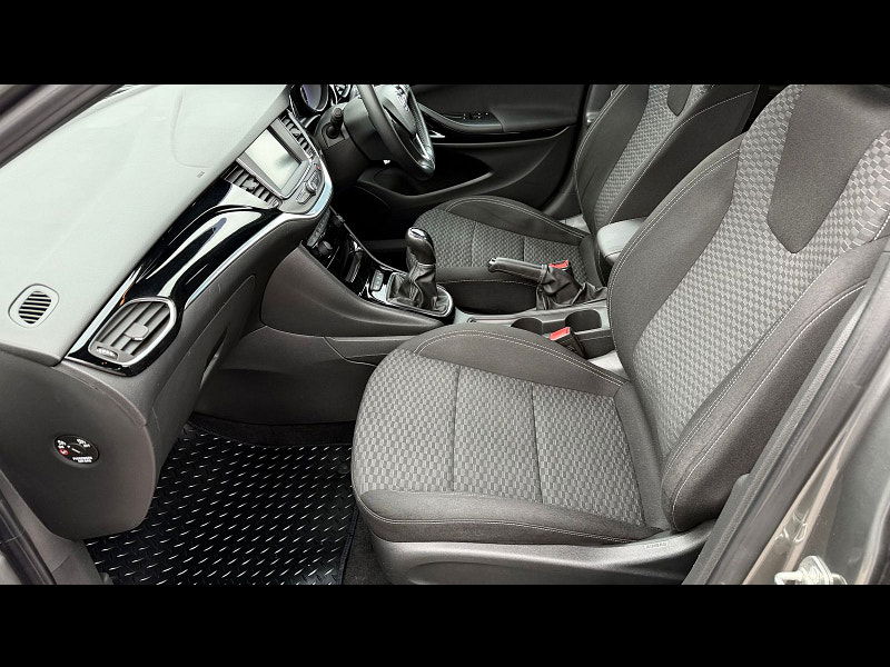 Vauxhall Astra 1.6 CDTi ecoTEC BlueInjection SRi Hatchback 5dr Diesel Manual Euro 6 (110 ps) 5dr Manual 2026