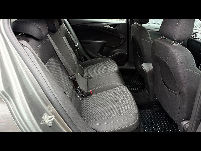 Vauxhall Astra 1.6 CDTi ecoTEC BlueInjection SRi Hatchback 5dr Diesel Manual Euro 6 (110 ps) 5dr Manual 2026