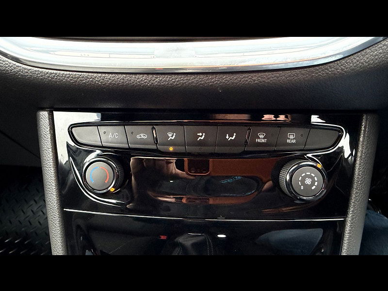 Vauxhall Astra 1.6 CDTi ecoTEC BlueInjection SRi Hatchback 5dr Diesel Manual Euro 6 (110 ps) 5dr Manual 2026