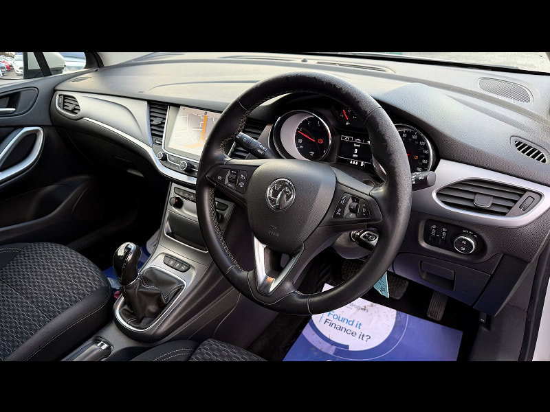 Vauxhall Astra 1.6 CDTi ecoTEC BlueInjection Tech Line Nav Sports Tourer 5dr Diesel Manual Euro 6 (s/s) (110 ps) 5dr Manual 2026