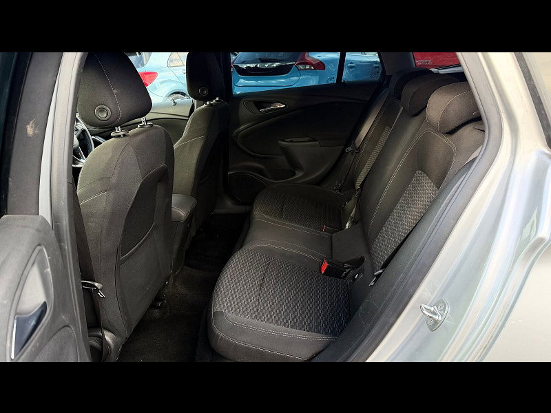 Vauxhall Astra 1.6 CDTi ecoTEC BlueInjection Tech Line Nav Sports Tourer 5dr Diesel Manual Euro 6 (s/s) (110 ps) 5dr Manual 2026