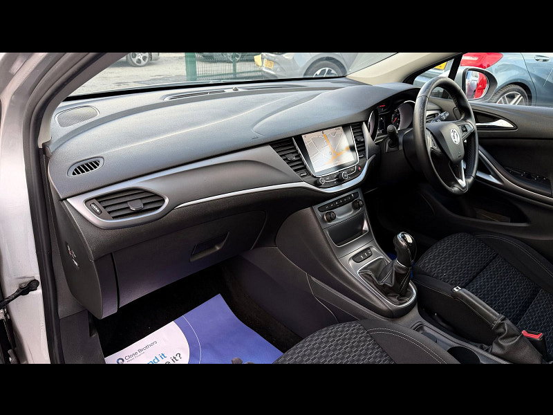 Vauxhall Astra 1.6 CDTi ecoTEC BlueInjection Tech Line Nav Sports Tourer 5dr Diesel Manual Euro 6 (s/s) (110 ps) 5dr Manual 2026