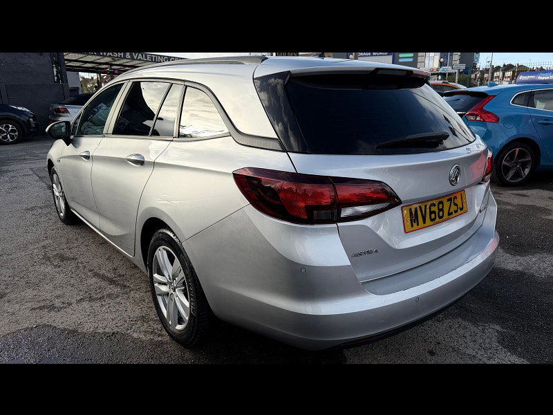 Vauxhall Astra 1.6 CDTi ecoTEC BlueInjection Tech Line Nav Sports Tourer 5dr Diesel Manual Euro 6 (s/s) (110 ps) 5dr Manual 2026