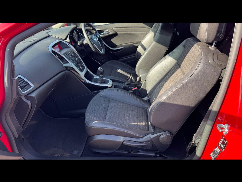 Vauxhall Astra GTC 1.4T SRi Euro 5 (s/s) 3dr 3dr Manual 2025