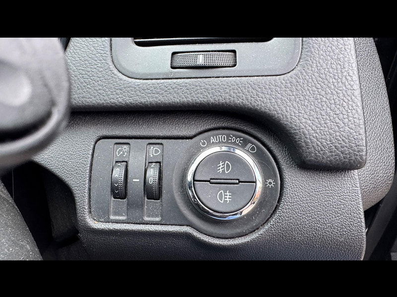 Vauxhall Insignia 2.0 CDTi ecoFLEX SRi Euro 5 5dr 5dr Manual 2025