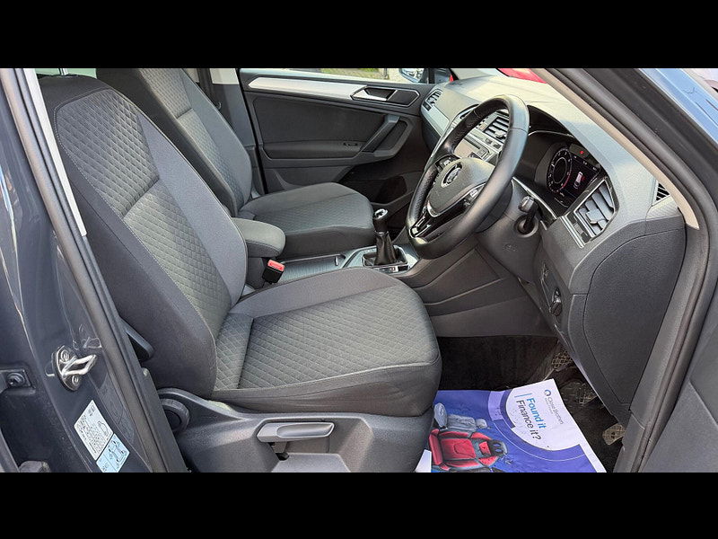 Volkswagen Tiguan 2.0 TDI BlueMotion Tech SE Navigation Euro 6 (s/s) 5dr 5dr Manual 2025
