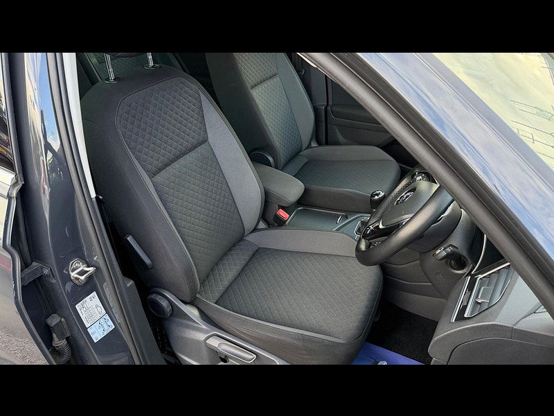 Volkswagen Tiguan 2.0 TDI BlueMotion Tech SE Navigation Euro 6 (s/s) 5dr 5dr Manual 2025