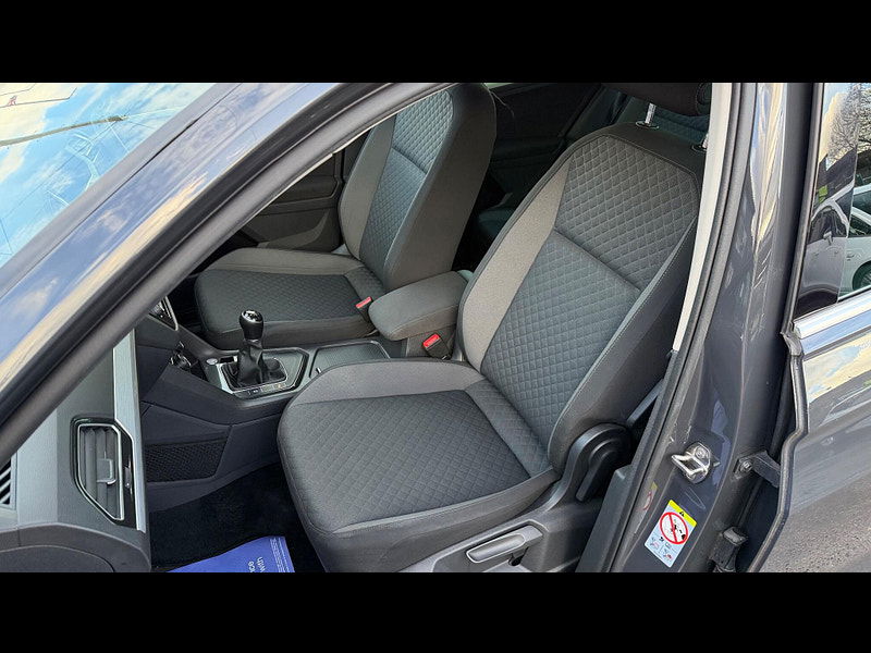 Volkswagen Tiguan 2.0 TDI BlueMotion Tech SE Navigation Euro 6 (s/s) 5dr 5dr Manual 2025