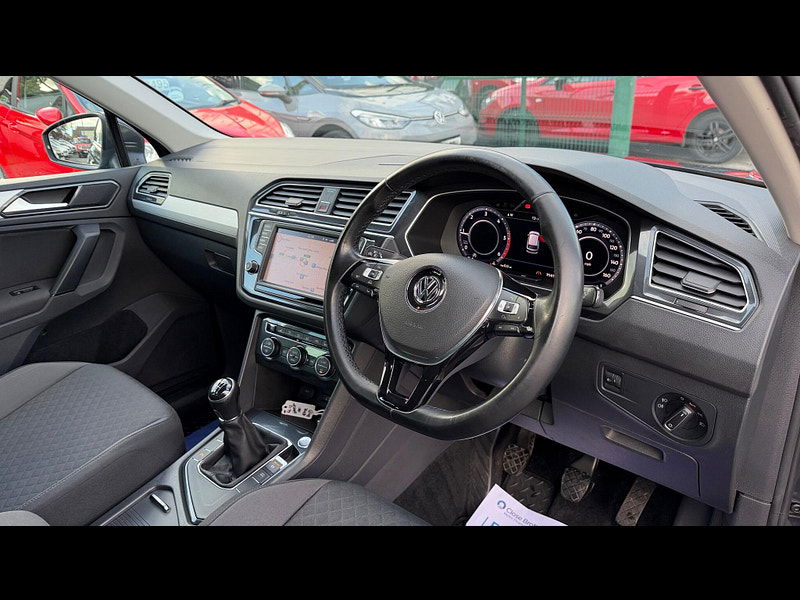 Volkswagen Tiguan 2.0 TDI BlueMotion Tech SE Navigation Euro 6 (s/s) 5dr 5dr Manual 2025