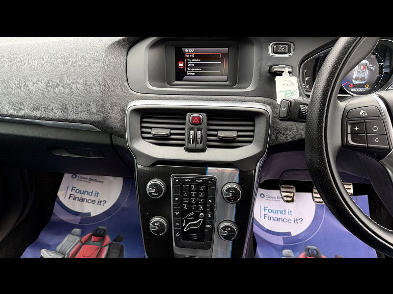 Volvo V40 1.6 T2 R-Design Hatchback 5dr Petrol Manual Euro 5 (s/s) (120 ps) 5dr Manual 2026