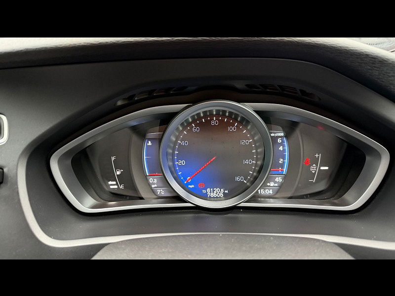 Volvo V40 1.6 T2 R-Design Hatchback 5dr Petrol Manual Euro 5 (s/s) (120 ps) 5dr Manual 2026