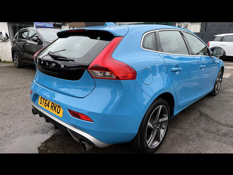 Volvo V40 1.6 T2 R-Design Hatchback 5dr Petrol Manual Euro 5 (s/s) (120 ps) 5dr Manual 2026