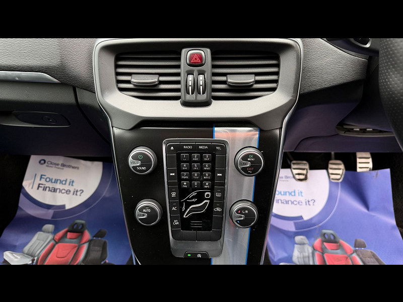 Volvo V40 1.6 T2 R-Design Hatchback 5dr Petrol Manual Euro 5 (s/s) (120 ps) 5dr Manual 2026