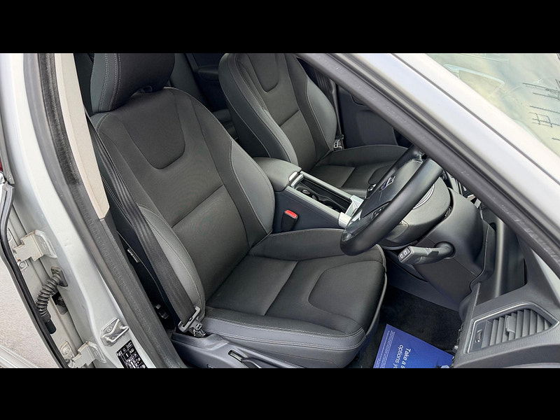 Volvo XC60 2.0 D4 SE Euro 6 (s/s) 5dr 5dr Manual 2025