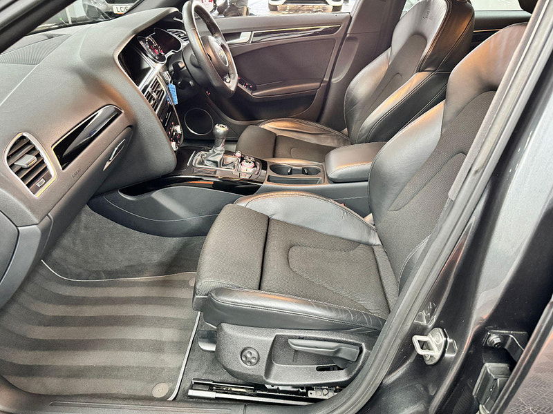 Audi A4 2.0 TDI Black Edition Euro 6 (s/s) 4dr (Nav) 4dr Manual 2025