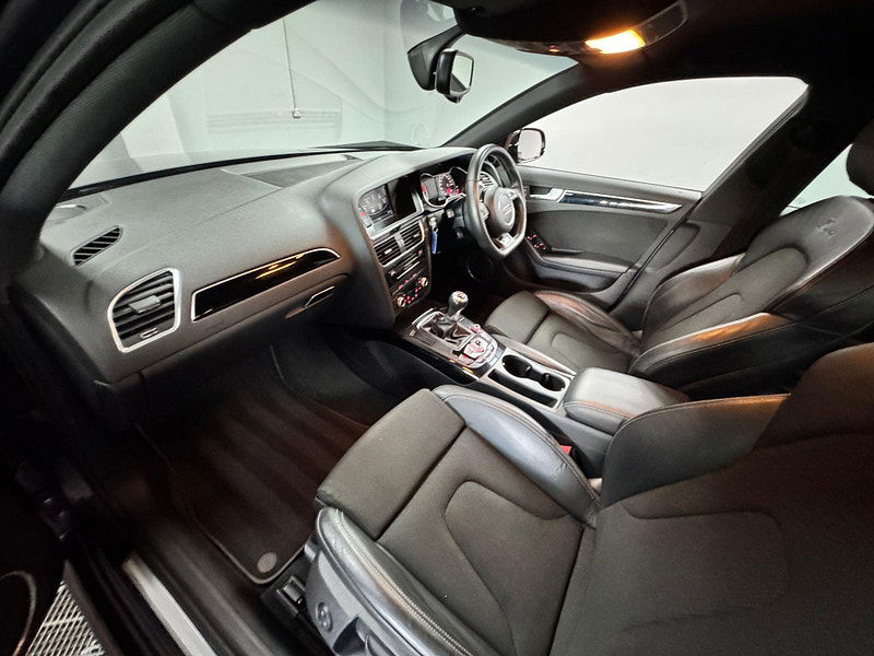 Audi A4 2.0 TDI Black Edition Euro 6 (s/s) 4dr (Nav) 4dr Manual 2025