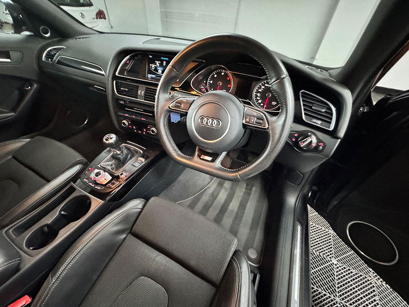 Audi A4 2.0 TDI Black Edition Euro 6 (s/s) 4dr (Nav) 4dr Manual 2025