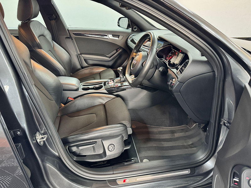 Audi A4 2.0 TDI Black Edition Euro 6 (s/s) 4dr (Nav) 4dr Manual 2025