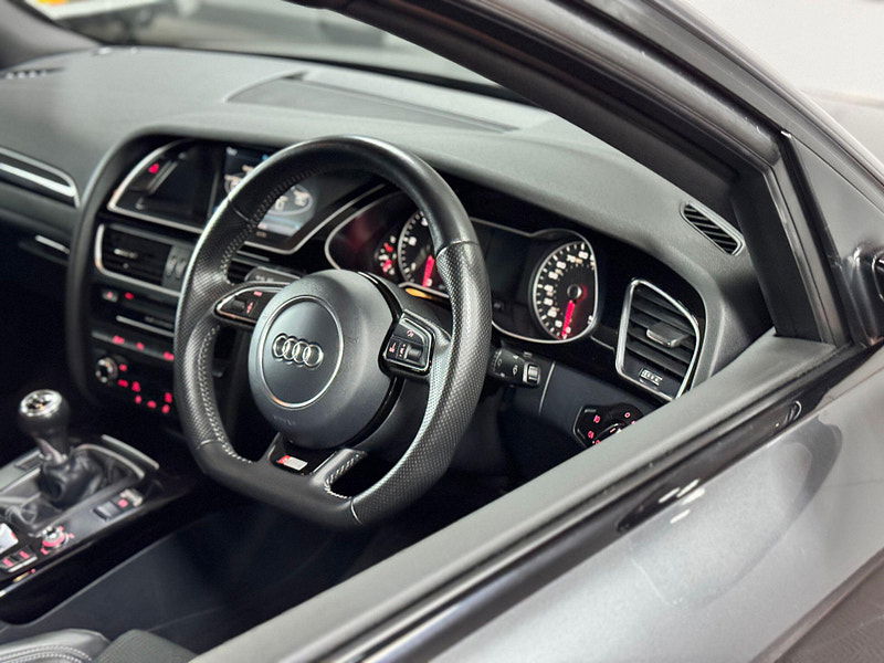 Audi A4 2.0 TDI Black Edition Euro 6 (s/s) 4dr (Nav) 4dr Manual 2025