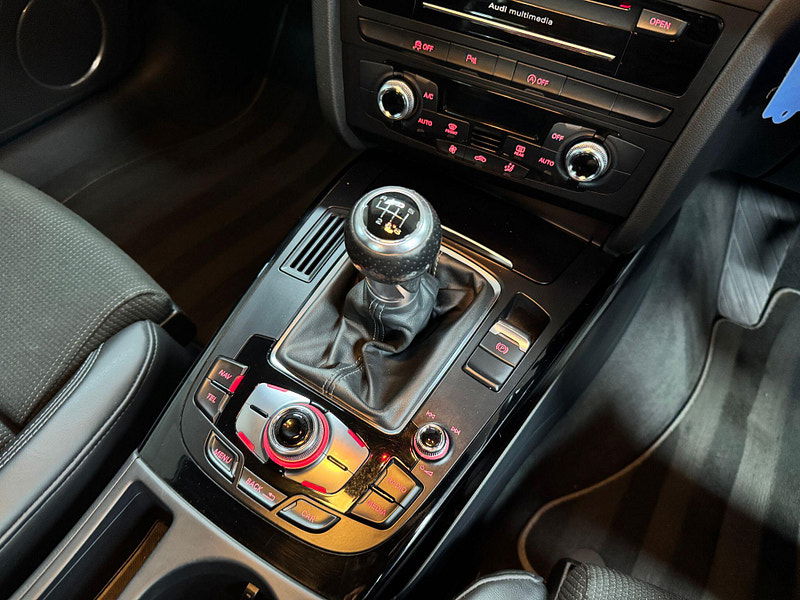 Audi A4 2.0 TDI Black Edition Euro 6 (s/s) 4dr (Nav) 4dr Manual 2025