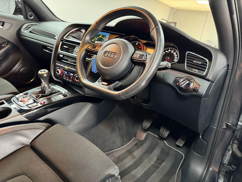 Audi A4 2.0 TDI Black Edition Euro 6 (s/s) 4dr (Nav) 4dr Manual 2025