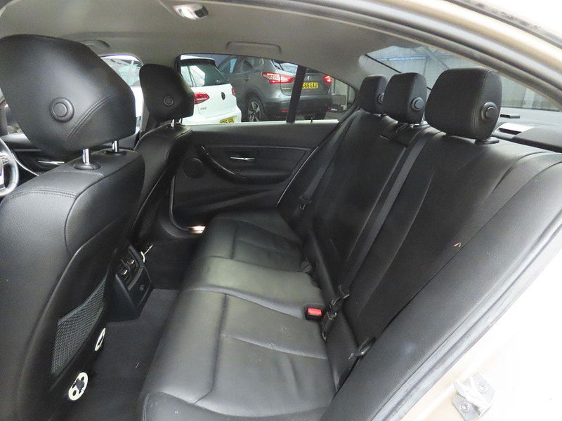 BMW 3 Series 2.0 320d Luxury Auto Euro 5 (s/s) 4dr 4dr Automatic 2025