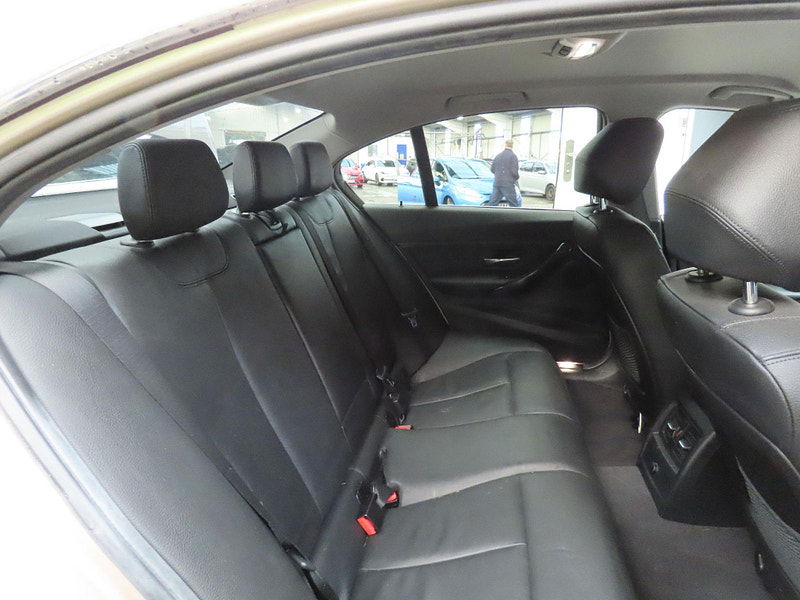 BMW 3 Series 2.0 320d Luxury Auto Euro 5 (s/s) 4dr 4dr Automatic 2025