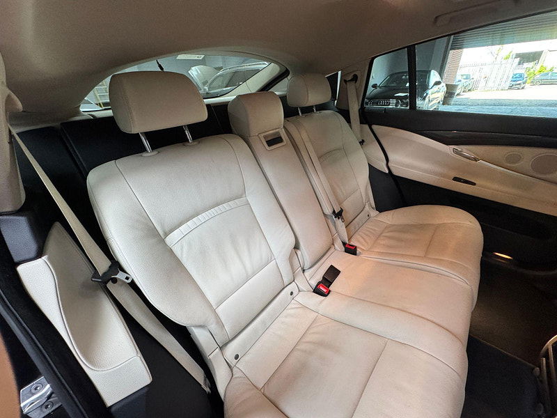 BMW 5 Series Gran Turismo 3.0 530d Luxury GT Auto Euro 6 (s/s) 5dr 5dr Automatic 2025