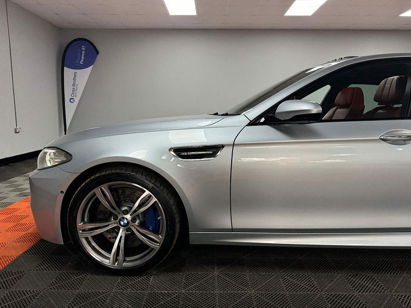 BMW M5 4.4 V8 DCT Euro 6 (s/s) 4dr 4dr Automatic 2024