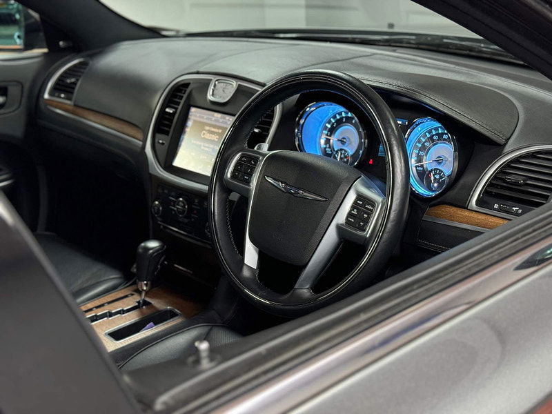 Chrysler 300C 3.0 CRD V6 Executive Auto Euro 5 4dr 4dr Automatic 2024