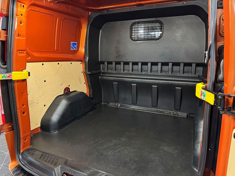 Ford Transit Custom 2.0 310 EcoBlue Sport Crew Van Auto L1 H1 Euro 6 (s/s) 6dr (5 Seat) 6dr Automatic 2025