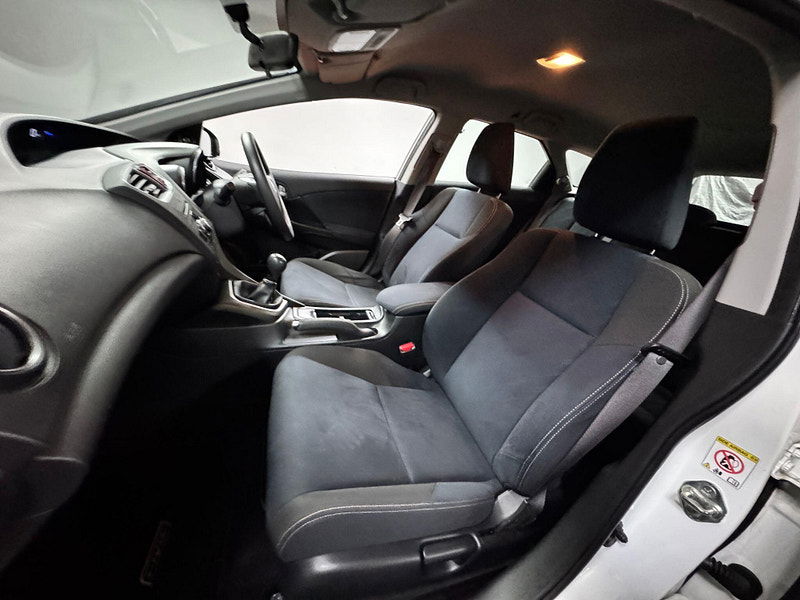 Honda Civic 1.6 i-DTEC Black Edition Tourer Euro 5 (s/s) 5dr 5dr Manual 2026