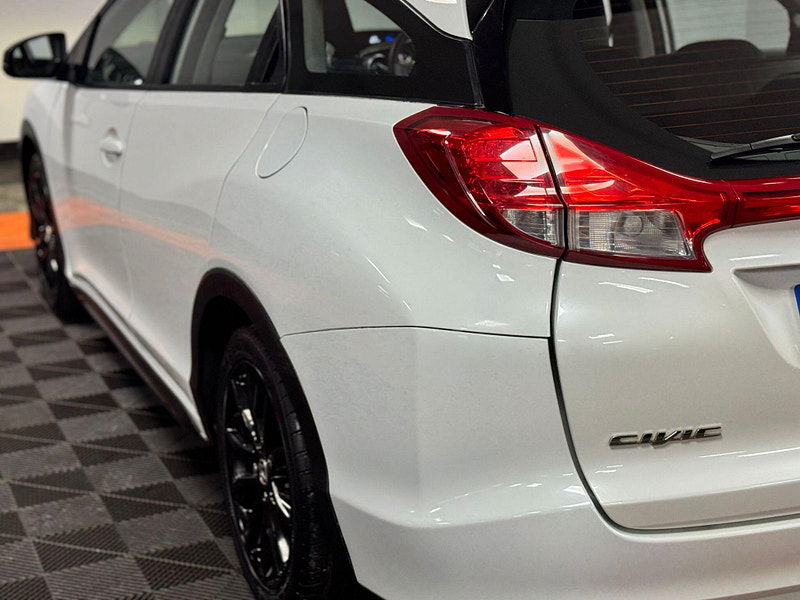 Honda Civic 1.6 i-DTEC Black Edition Tourer Euro 5 (s/s) 5dr 5dr Manual 2026