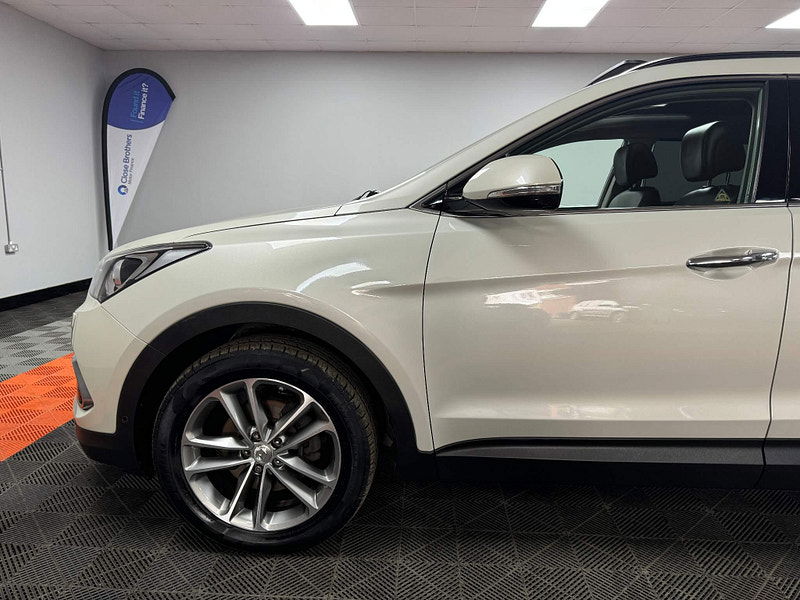 Hyundai Santa Fe 2.2 CRDi Blue Drive Premium SE 4WD Euro 6 (s/s) 5dr (7 Seat) 5dr Manual 2025