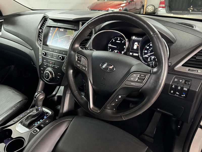 Hyundai Santa Fe 2.2 CRDi Blue Drive Premium SE Auto 4WD Euro 6 (s/s) 5dr (7 Seat) 5dr Automatic 2025