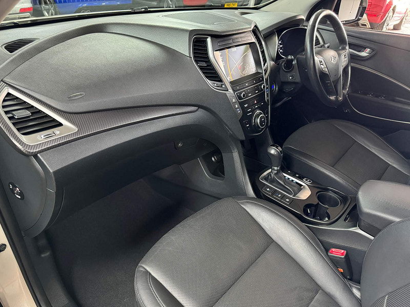 Hyundai Santa Fe 2.2 CRDi Blue Drive Premium SE Auto 4WD Euro 6 (s/s) 5dr (7 Seat) 5dr Automatic 2025