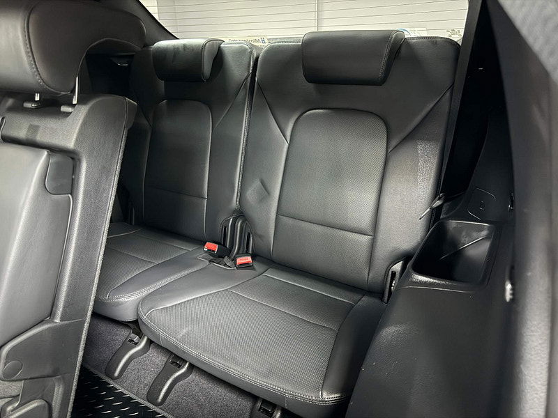 Hyundai Santa Fe 2.2 CRDi Blue Drive Premium SE Auto 4WD Euro 6 (s/s) 5dr (7 Seat) 5dr Automatic 2025