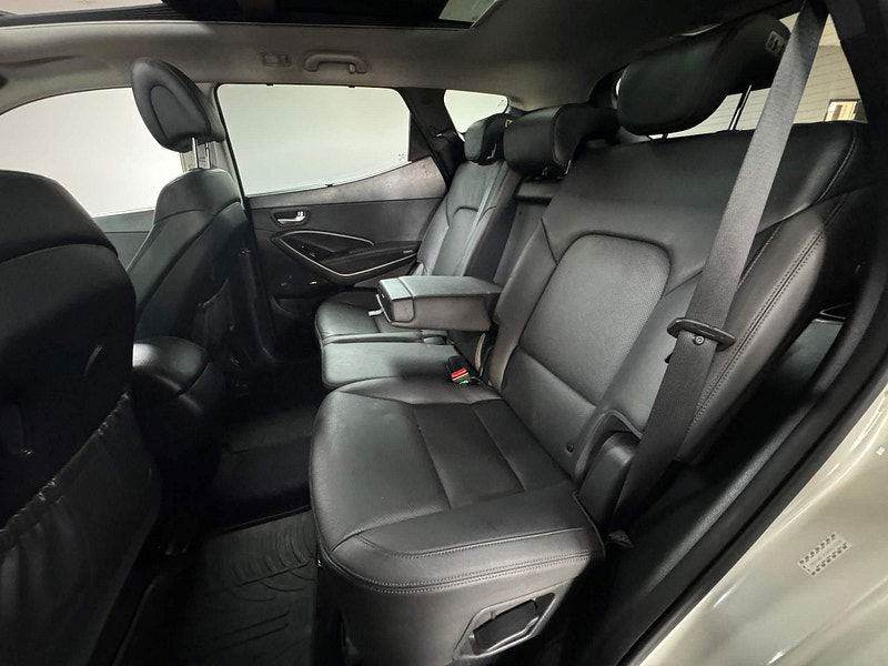 Hyundai Santa Fe 2.2 CRDi Blue Drive Premium SE Auto 4WD Euro 6 (s/s) 5dr (7 Seat) 5dr Automatic 2025