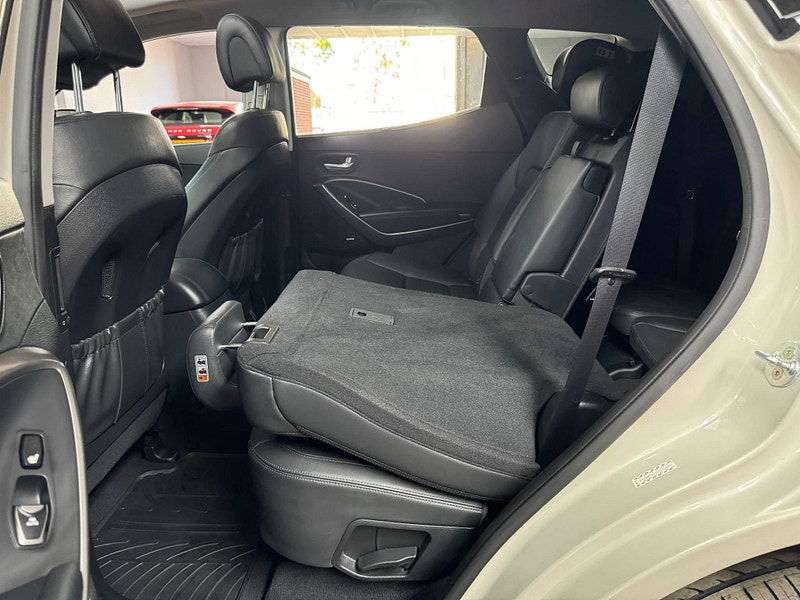 Hyundai Santa Fe 2.2 CRDi Blue Drive Premium SE Auto 4WD Euro 6 (s/s) 5dr (7 Seat) 5dr Automatic 2025