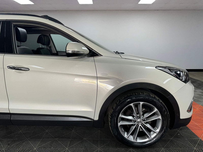 Hyundai Santa Fe 2.2 CRDi Blue Drive Premium SE Auto 4WD Euro 6 (s/s) 5dr (7 Seat) 5dr Automatic 2025