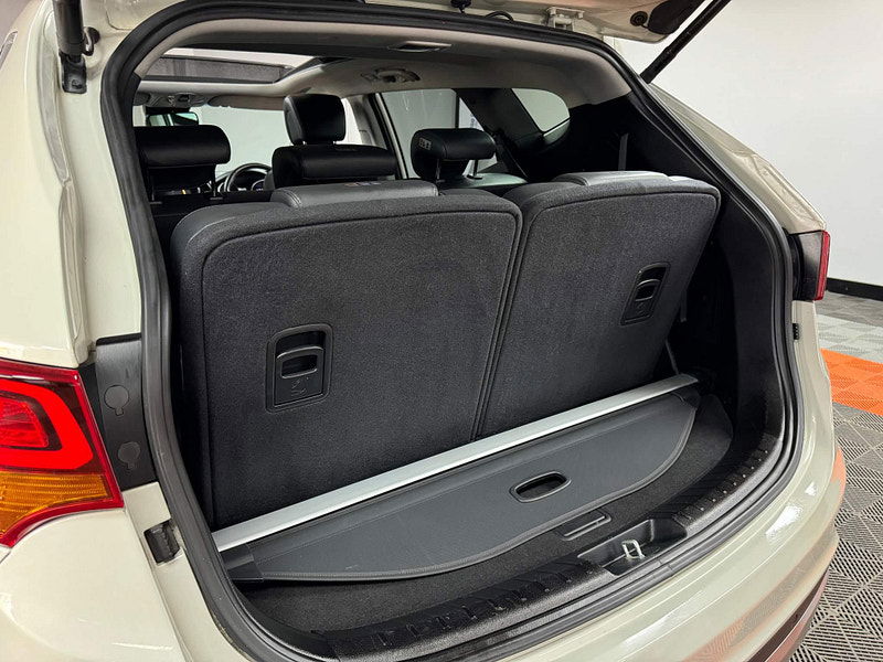 Hyundai Santa Fe 2.2 CRDi Blue Drive Premium SE Auto 4WD Euro 6 (s/s) 5dr (7 Seat) 5dr Automatic 2025