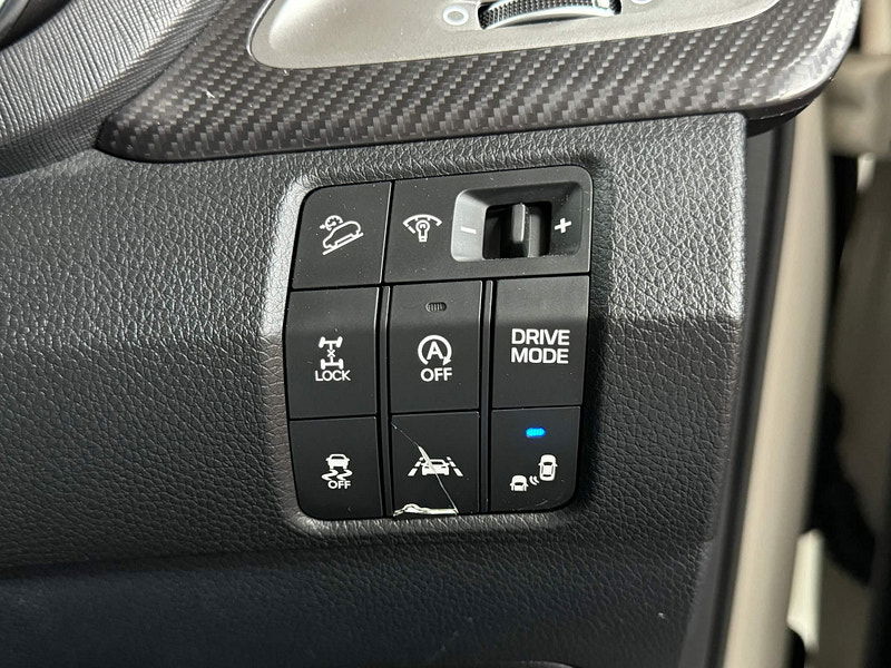 Hyundai Santa Fe 2.2 CRDi Blue Drive Premium SE Auto 4WD Euro 6 (s/s) 5dr (7 Seat) 5dr Automatic 2025