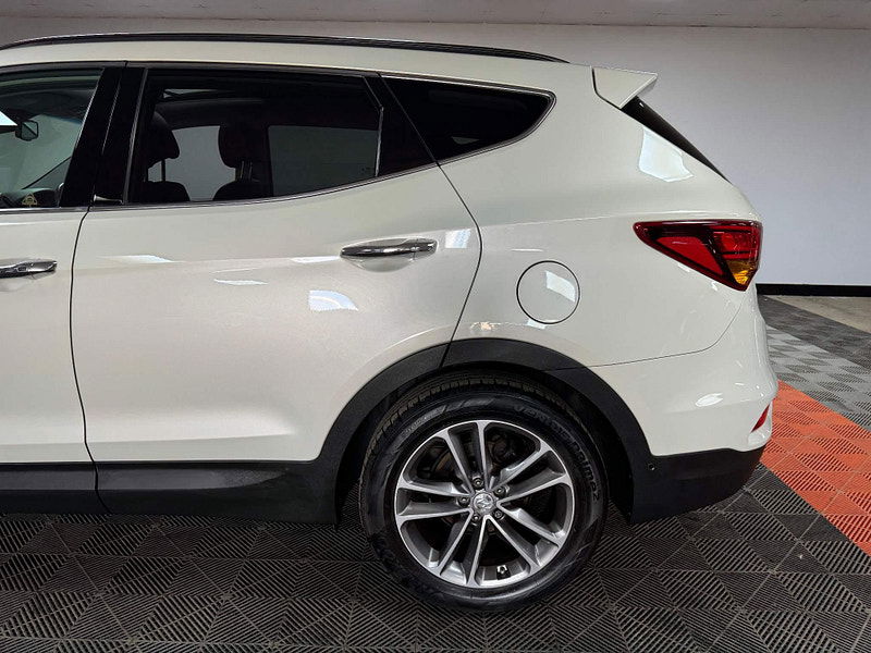 Hyundai Santa Fe 2.2 CRDi Blue Drive Premium SE Auto 4WD Euro 6 (s/s) 5dr (7 Seat) 5dr Automatic 2025