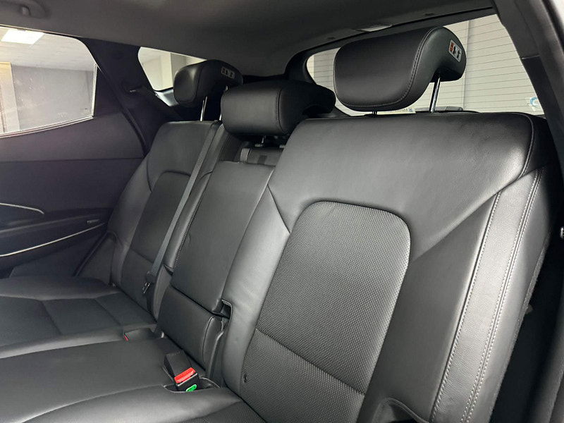 Hyundai Santa Fe 2.2 CRDi Blue Drive Premium SE Auto 4WD Euro 6 (s/s) 5dr (7 Seat) 5dr Automatic 2025